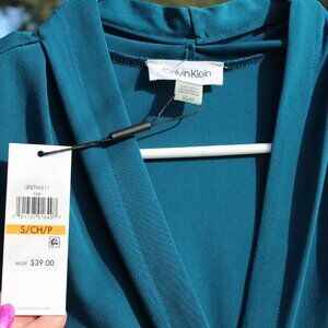 NWT Calvin Klein  V-Neck Solid Cami Color Teal Size S
